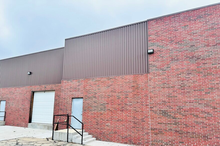 2212 W Hefner Rd, Oklahoma City, OK à louer - Photo de l’immeuble – Image 3 sur 9