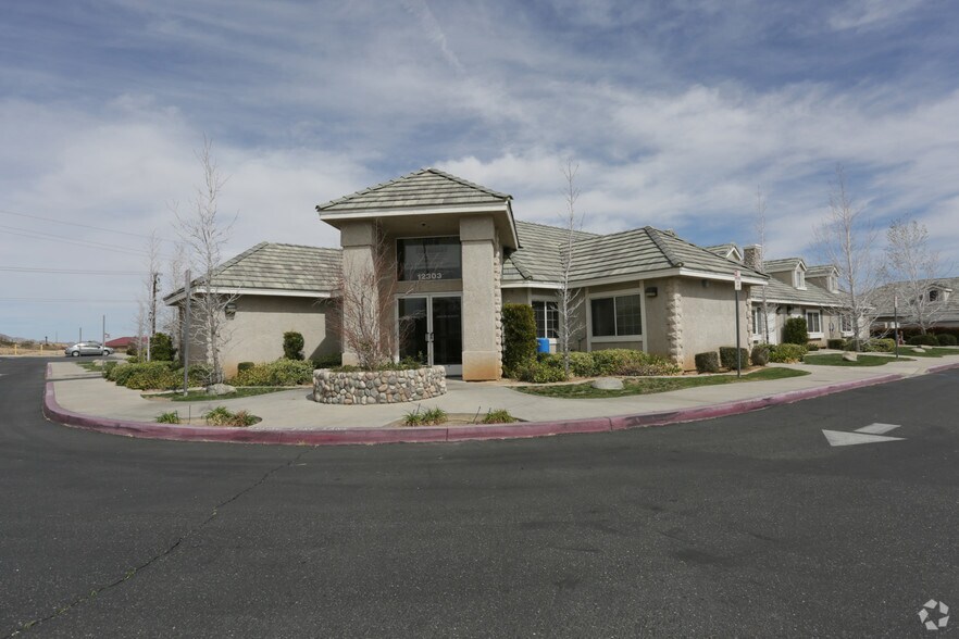 12303 Ridgecrest Rd, Victorville, CA à vendre - Photo principale – Image 1 sur 2