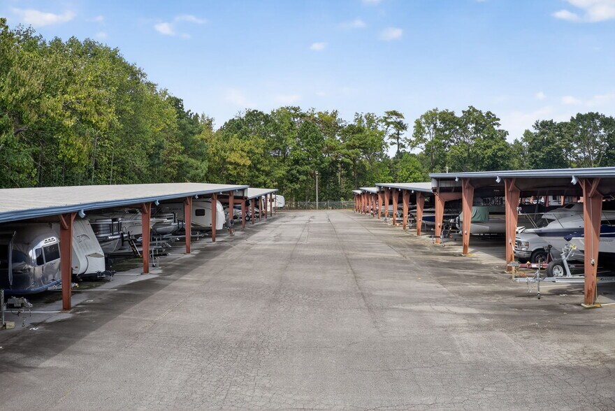 6005 Lanier Islands Pkwy, Buford, GA à vendre - Photo de l’immeuble – Image 3 sur 9