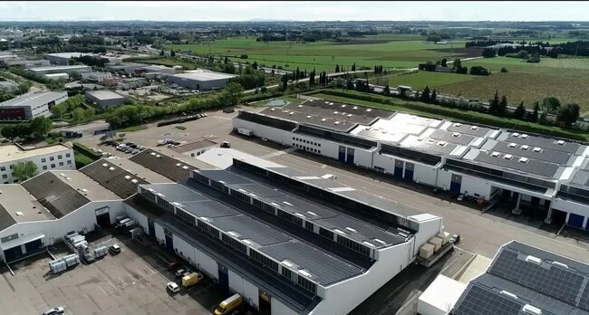 Plus de détails pour Local d'activités à louer