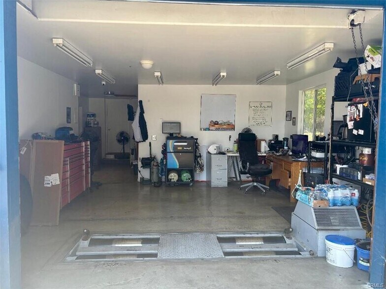 360 N Central Ave, Upland, CA à vendre - Photo de l’immeuble – Image 3 sur 16