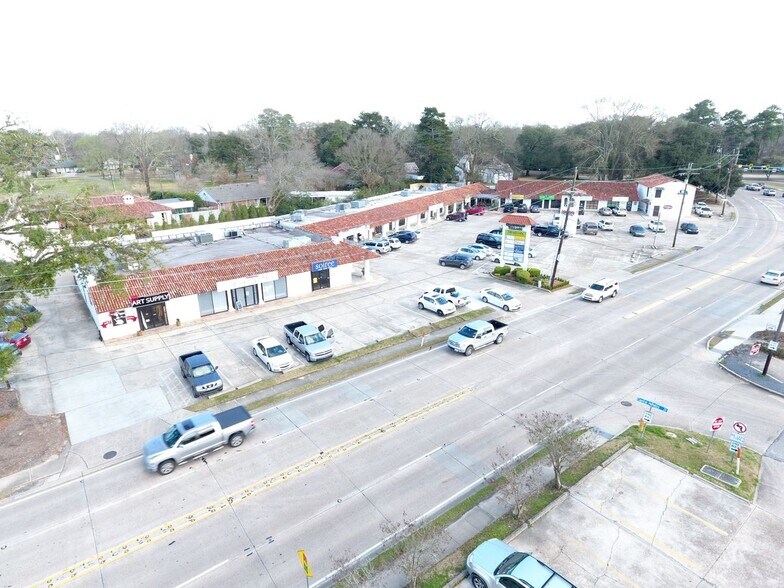 711 Jefferson Hwy, Baton Rouge, LA à louer - Photo de l’immeuble – Image 1 sur 5