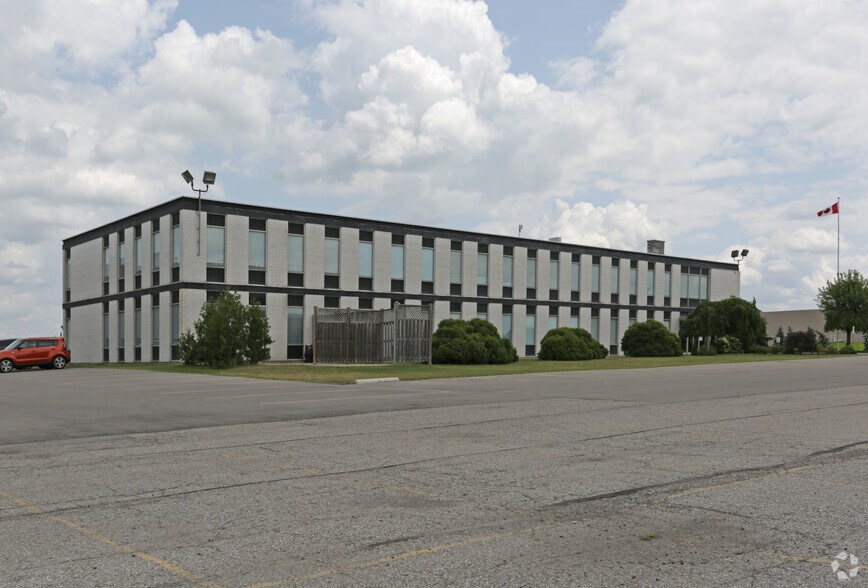 225 Henry St, Brantford, ON à louer - Photo de l’immeuble – Image 2 sur 3