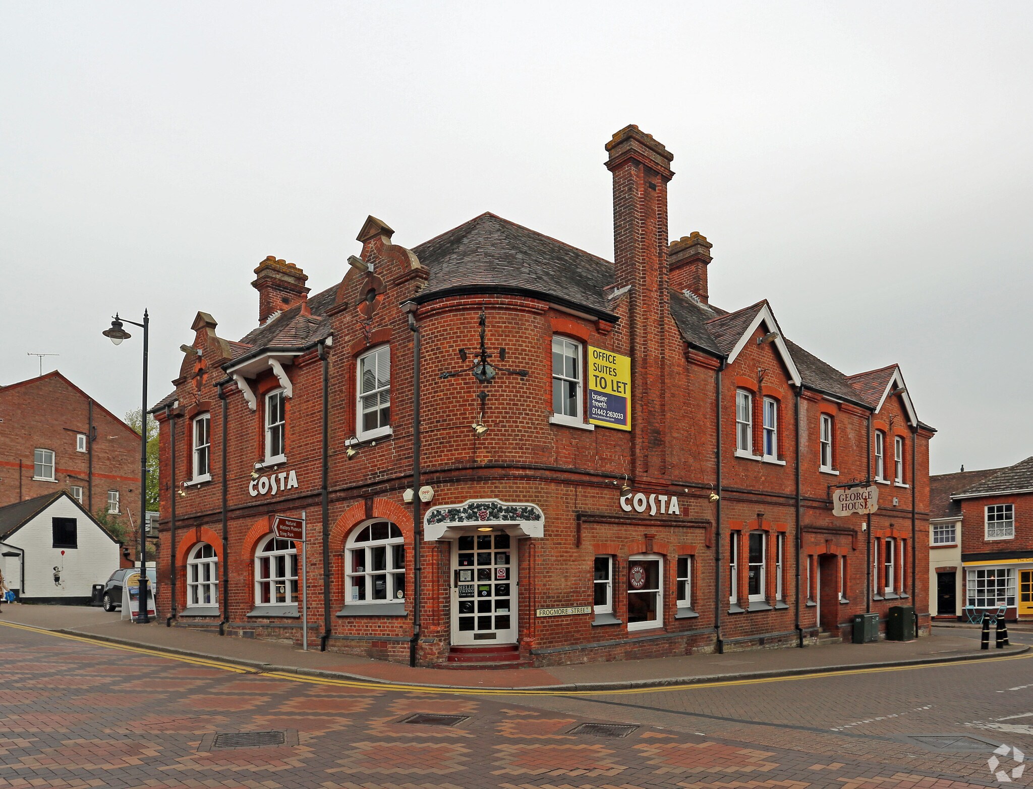 64 High St, Tring à louer Photo principale– Image 1 sur 8