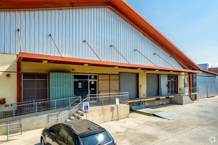 319 W Peden, San Antonio, TX à vendre - Photo de l’immeuble – Image 2 sur 26