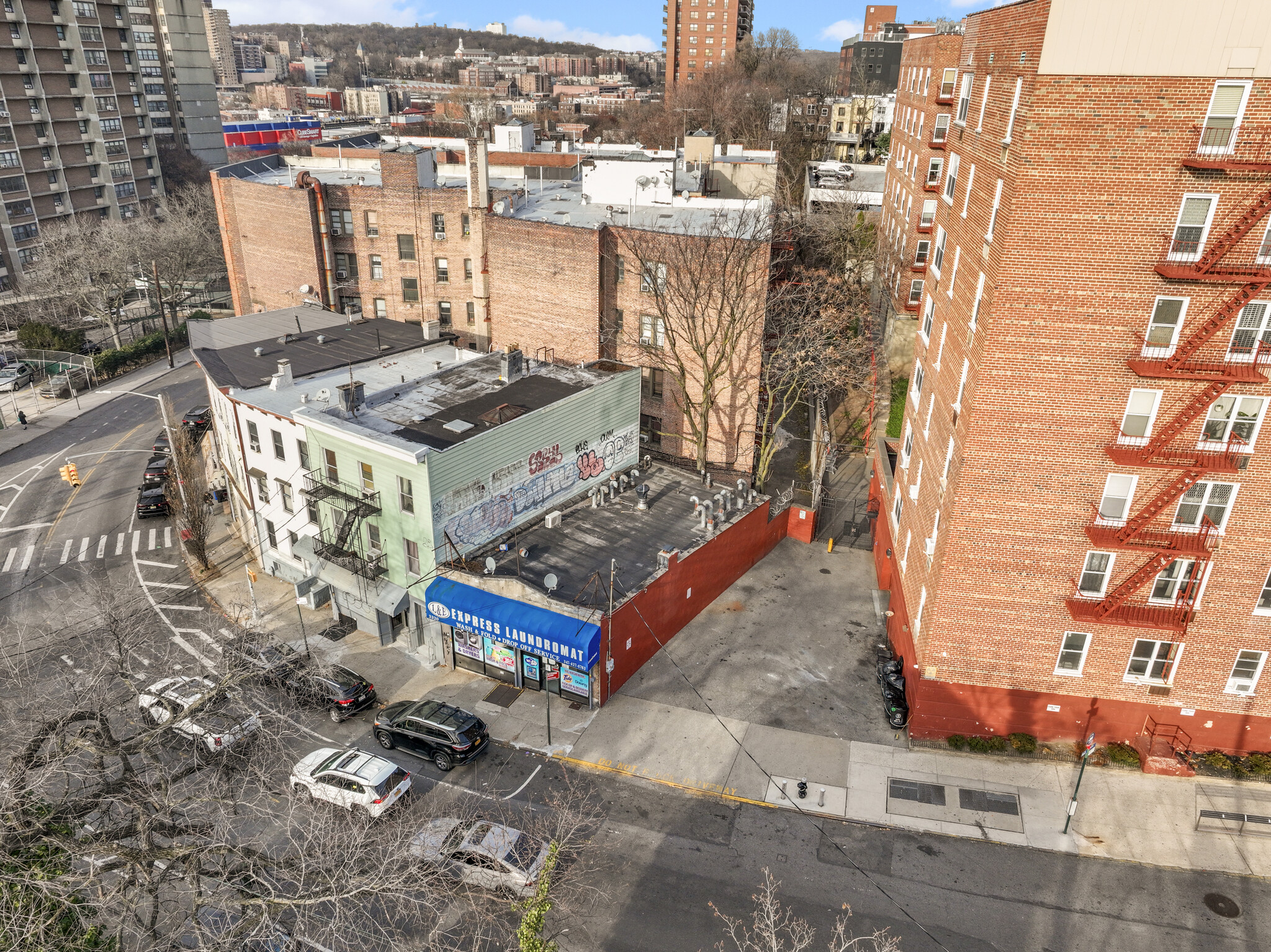 3320 Fort Independence St, Bronx, NY à vendre Photo principale– Image 1 sur 15