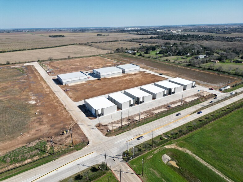 18606 Kermier, Hockley, TX à louer - Photo de l’immeuble – Image 3 sur 7