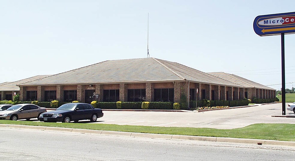 6800 Manhattan Blvd, Fort Worth, TX à louer - Photo de l’immeuble – Image 3 sur 14