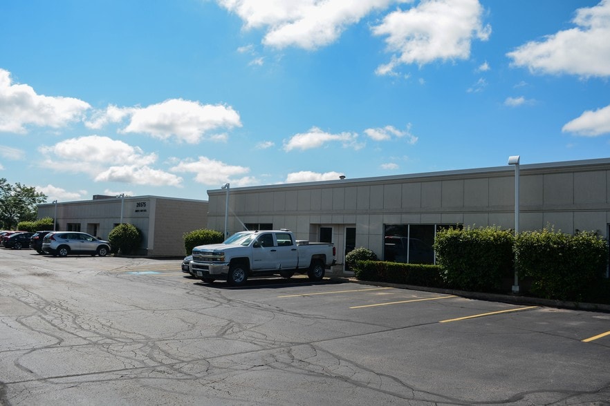 26575 W Commerce Dr, Volo, IL à louer - Photo de l’immeuble – Image 3 sur 9
