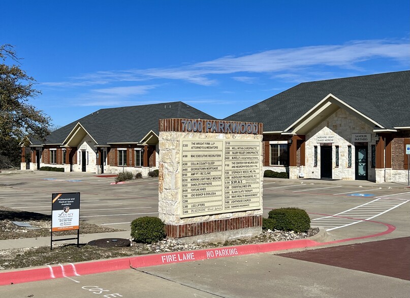 7000 Parkwood Blvd, Frisco, TX à louer - Photo de l’immeuble – Image 2 sur 6