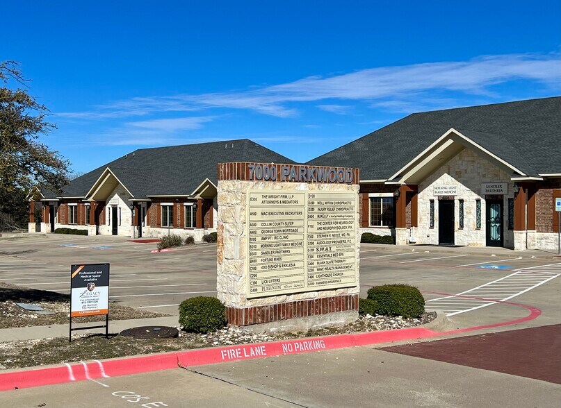 7000 Parkwood Blvd, Frisco, TX à louer - Photo de l’immeuble – Image 3 sur 4