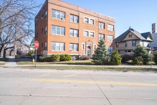 Plus de détails pour 2419 Cottage Grove Ave, Des Moines, IA - Logement à vendre