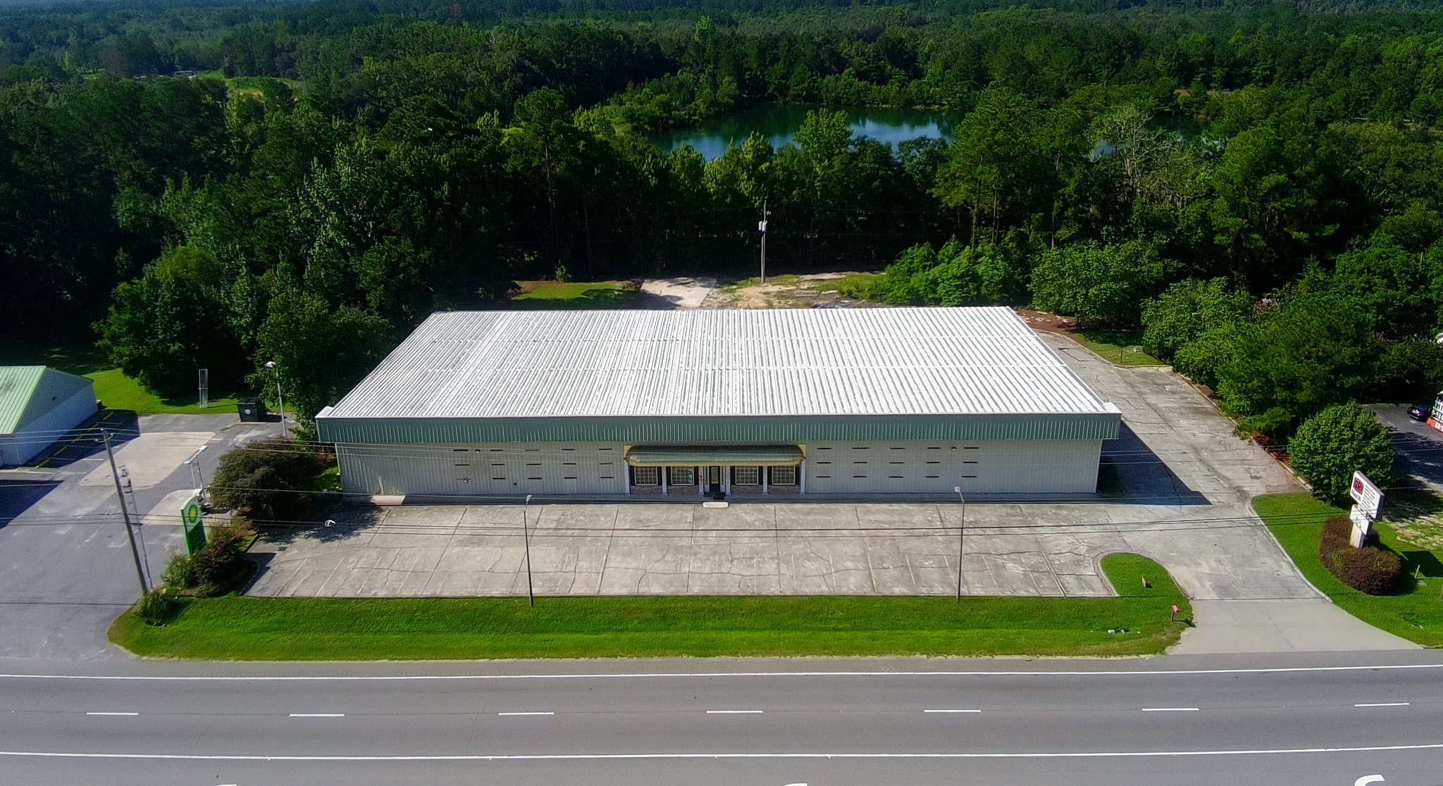 3190 Highway 80 W, Bloomingdale, GA à louer Photo de l’immeuble– Image 1 sur 6