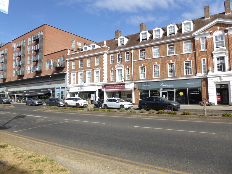 22-24 New Zealand Ave, Walton On Thames à louer - Photo de l’immeuble – Image 2 sur 3