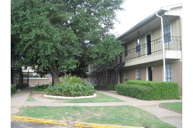 3300 S College Ave, Bryan, TX à vendre - Photo de l’immeuble – Image 3 sur 49