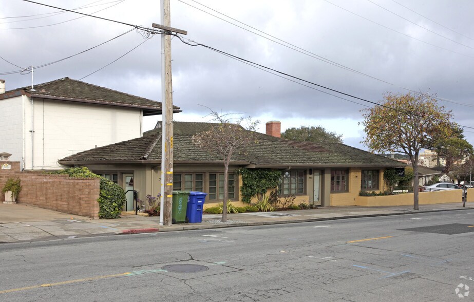 780-796 Munras Ave, Monterey, CA à louer - Photo de l’immeuble – Image 2 sur 2