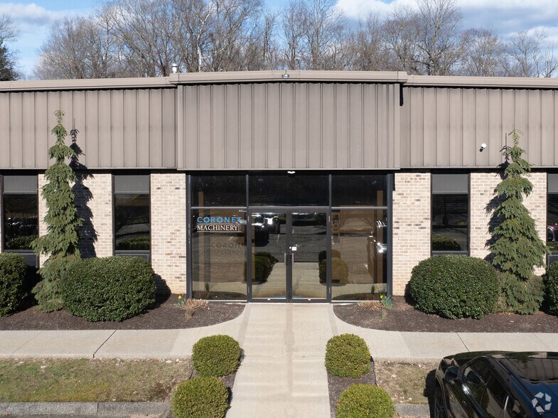 6 Trowbridge Dr, Bethel, CT à louer - Photo de l’immeuble – Image 3 sur 8