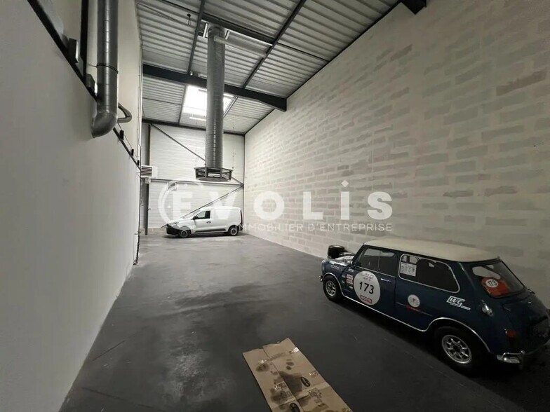 Bureau dans Saint-Fons à louer - Photo de l’immeuble – Image 3 sur 7