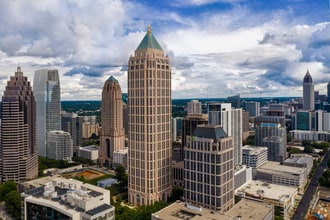 1201 W Peachtree St NW, Atlanta, GA à louer Photo de l’immeuble– Image 1 sur 1