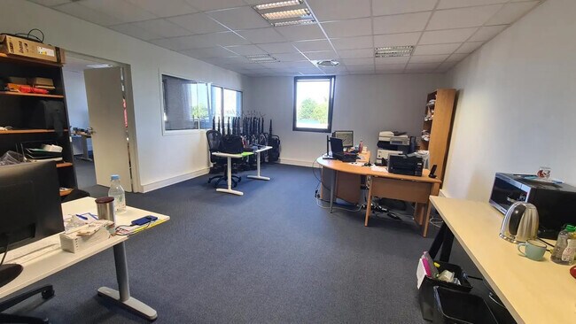 Plus de détails pour 13 Rue De La Rabotière, Saint-Herblain - Bureau à vendre