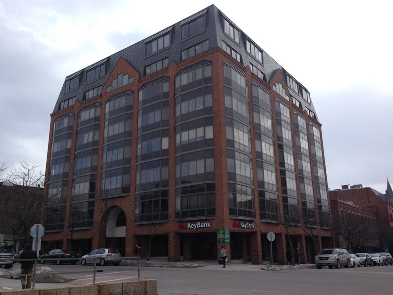76 Saint Paul St, Burlington, VT à louer - Photo de l’immeuble – Image 2 sur 18