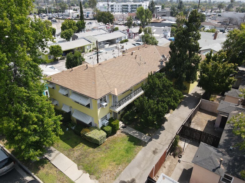 6264 Willowcrest Ave, North Hollywood, CA à vendre - Photo de l’immeuble – Image 1 sur 10