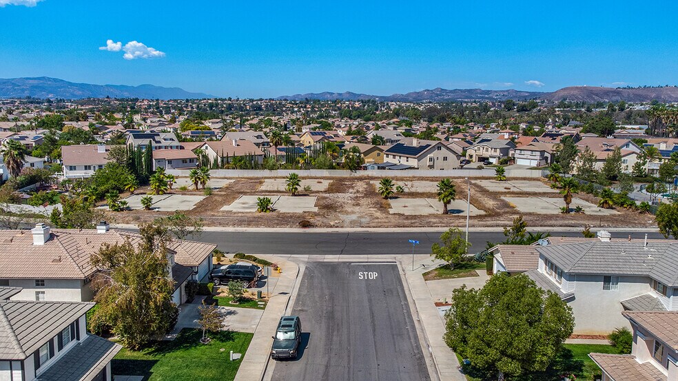 39565 Torrey Pines, Murrieta, CA à vendre - Photo de l’immeuble – Image 2 sur 21