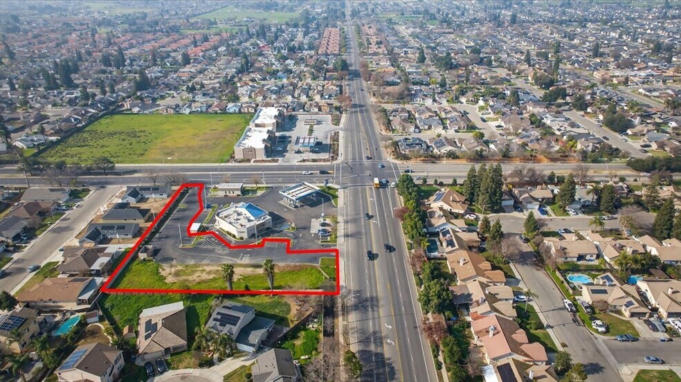 4335 Clinton ave, Fresno, CA à vendre - Photo de l’immeuble – Image 2 sur 8
