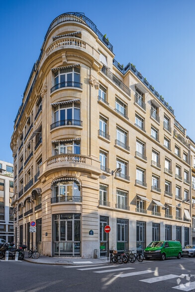 29 Rue De Lisbonne, Paris à louer - Photo de l’immeuble – Image 2 sur 6