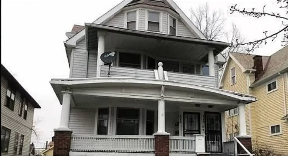 1853 Mannering Rd, Cleveland, OH à vendre - Photo de l’immeuble – Image 2 sur 6