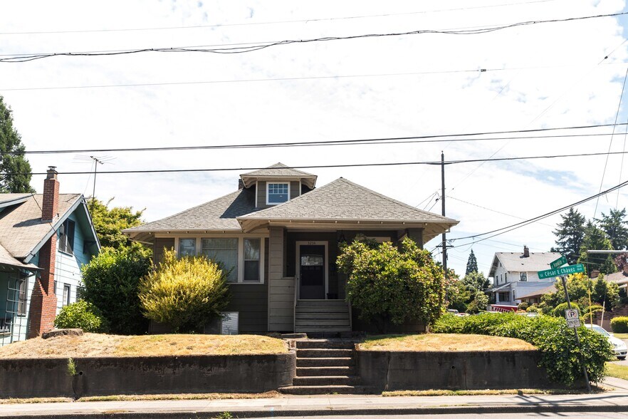 3234 SE Cesar Chavez Blvd, Portland, OR à vendre - Photo principale – Image 1 sur 16