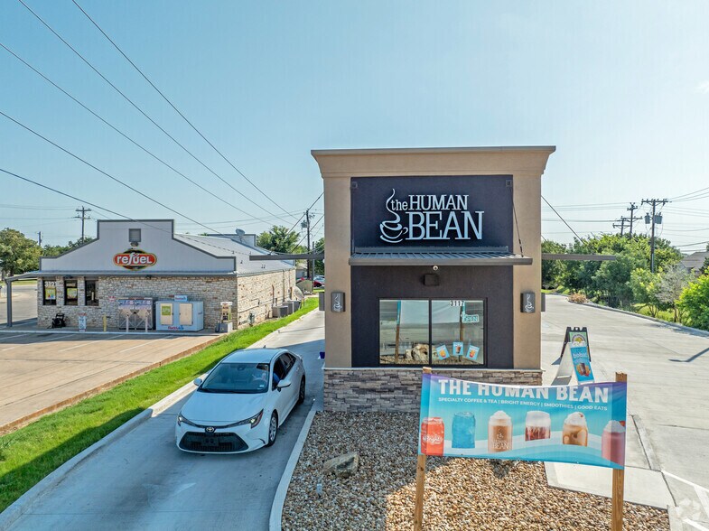 3117 Williams Dr, Georgetown, TX à louer - Photo de l’immeuble – Image 2 sur 15