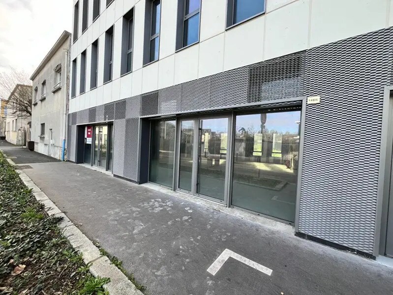 Local commercial dans Caen à louer Photo de l’immeuble– Image 1 sur 5