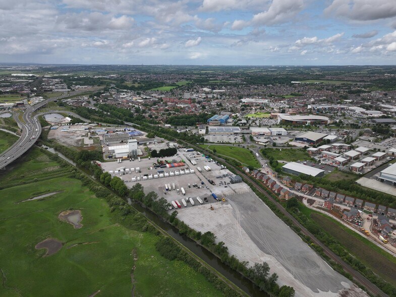 Gateway 100, Widnes à louer - Photo de l’immeuble – Image 2 sur 13