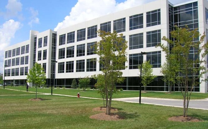 5221 Paramount Pky, Morrisville, NC à louer - Photo de l’immeuble – Image 2 sur 8