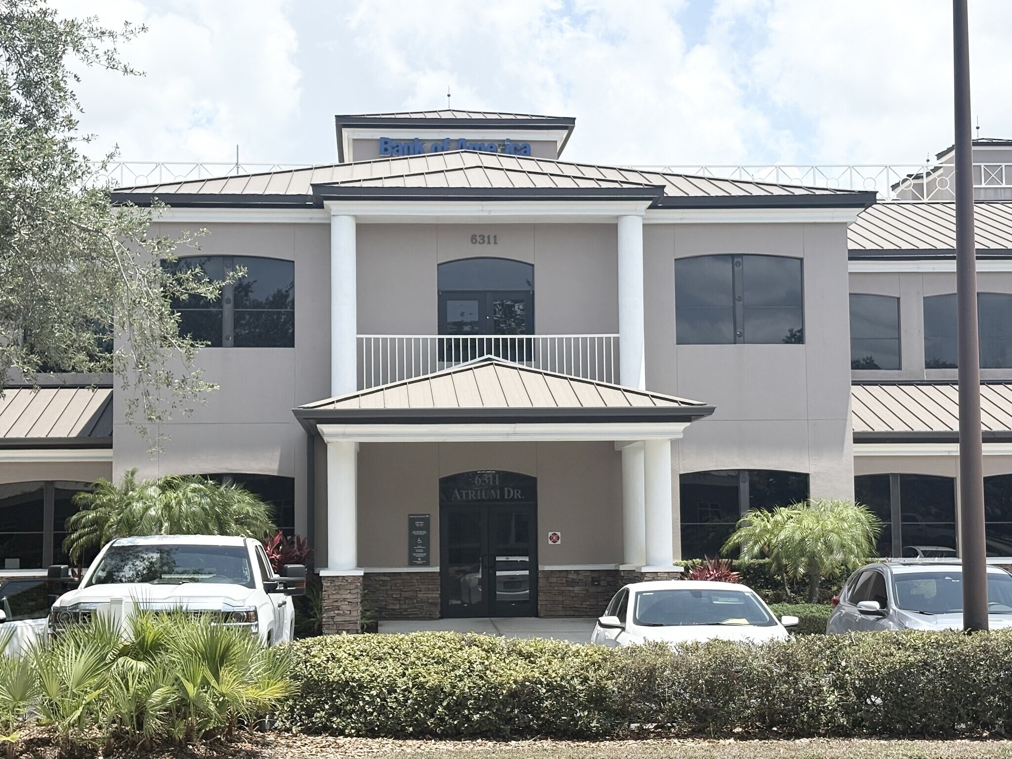 6311 Atrium Dr, Bradenton, FL à louer Photo de l’immeuble– Image 1 sur 6