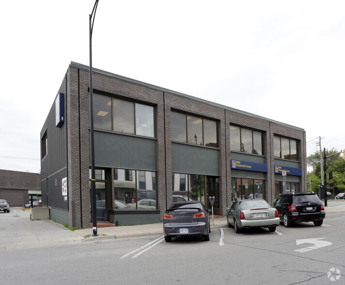22 Clapperton St, Barrie, ON à vendre - Photo de l’immeuble – Image 2 sur 2