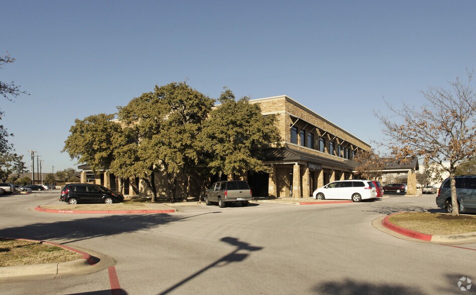 16040 Park Valley Dr, Round Rock, TX à louer - Photo de l’immeuble – Image 3 sur 32