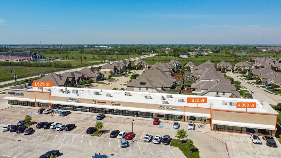 3695 Kirby Dr, Pearland, TX à louer - Photo de l’immeuble – Image 2 sur 5