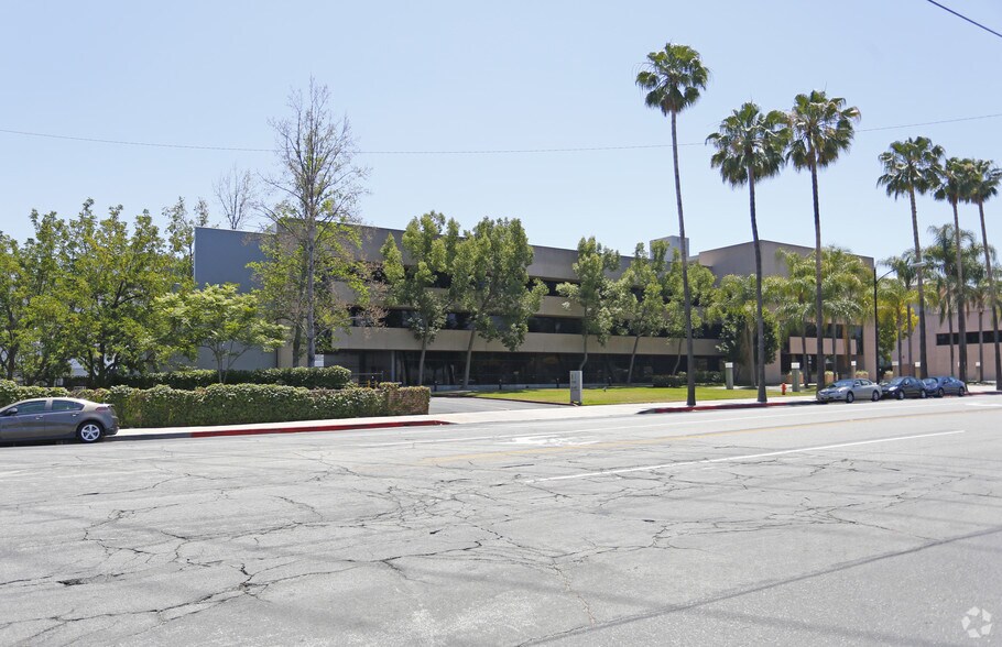 3000 W Alameda Ave, Burbank, CA à louer - Photo de l’immeuble – Image 3 sur 5