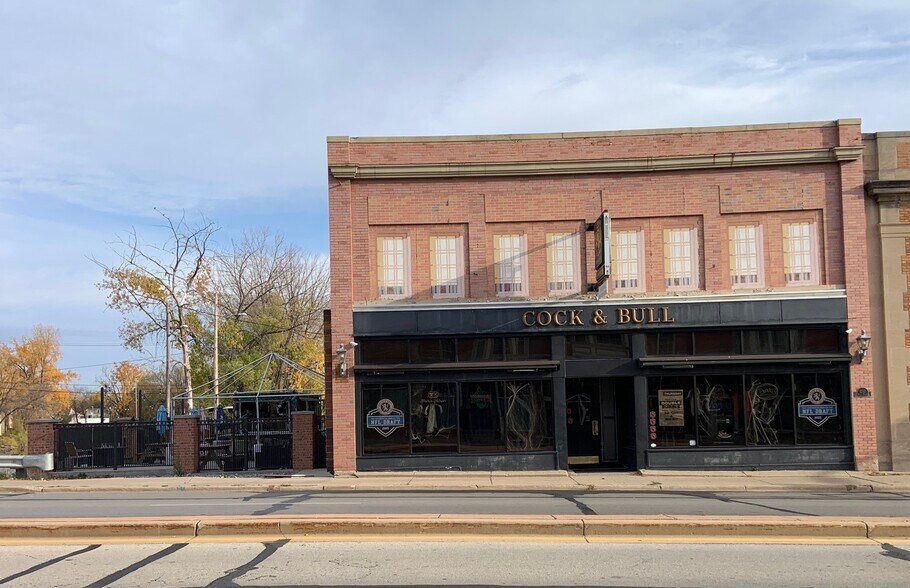 1237 Main St, Green Bay, WI à vendre - Photo de l’immeuble – Image 1 sur 9