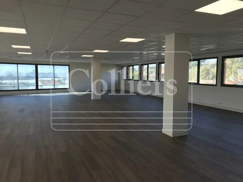 18 Rue Elie Pelas, Marseille à louer - Photo de l’immeuble – Image 2 sur 10