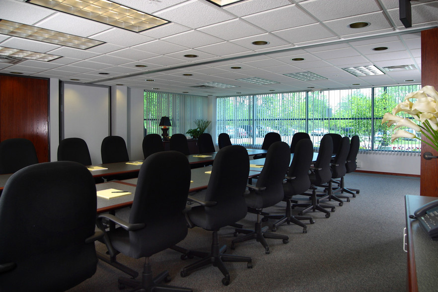 200 E Big Beaver Rd, Troy, MI à louer - Autre – Image 2 sur 20