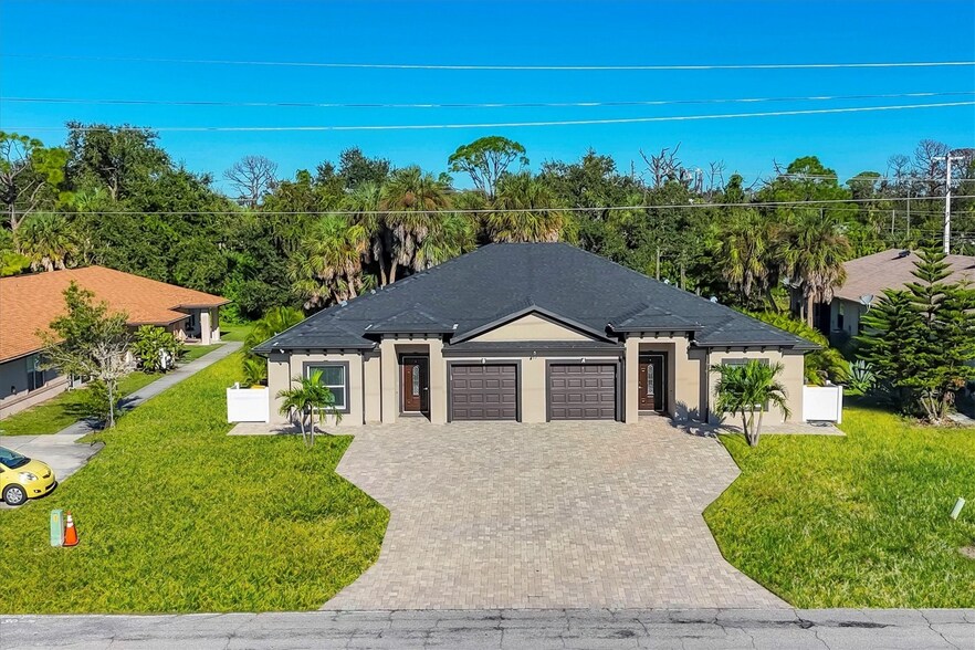 357 Boundary Blvd, Rotonda West, FL à vendre - Photo de l’immeuble – Image 2 sur 46