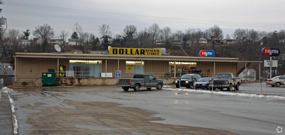 104-106 Parking Plz, Spencer, WV à vendre - Photo de l’immeuble – Image 2 sur 16