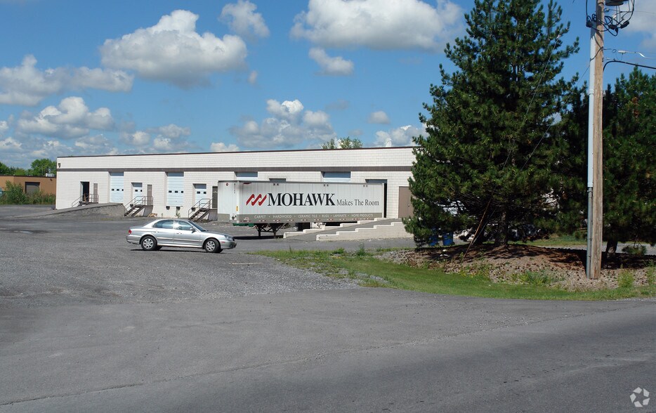 23 Corporate Dr, East Syracuse, NY à louer - Photo de l’immeuble – Image 3 sur 5
