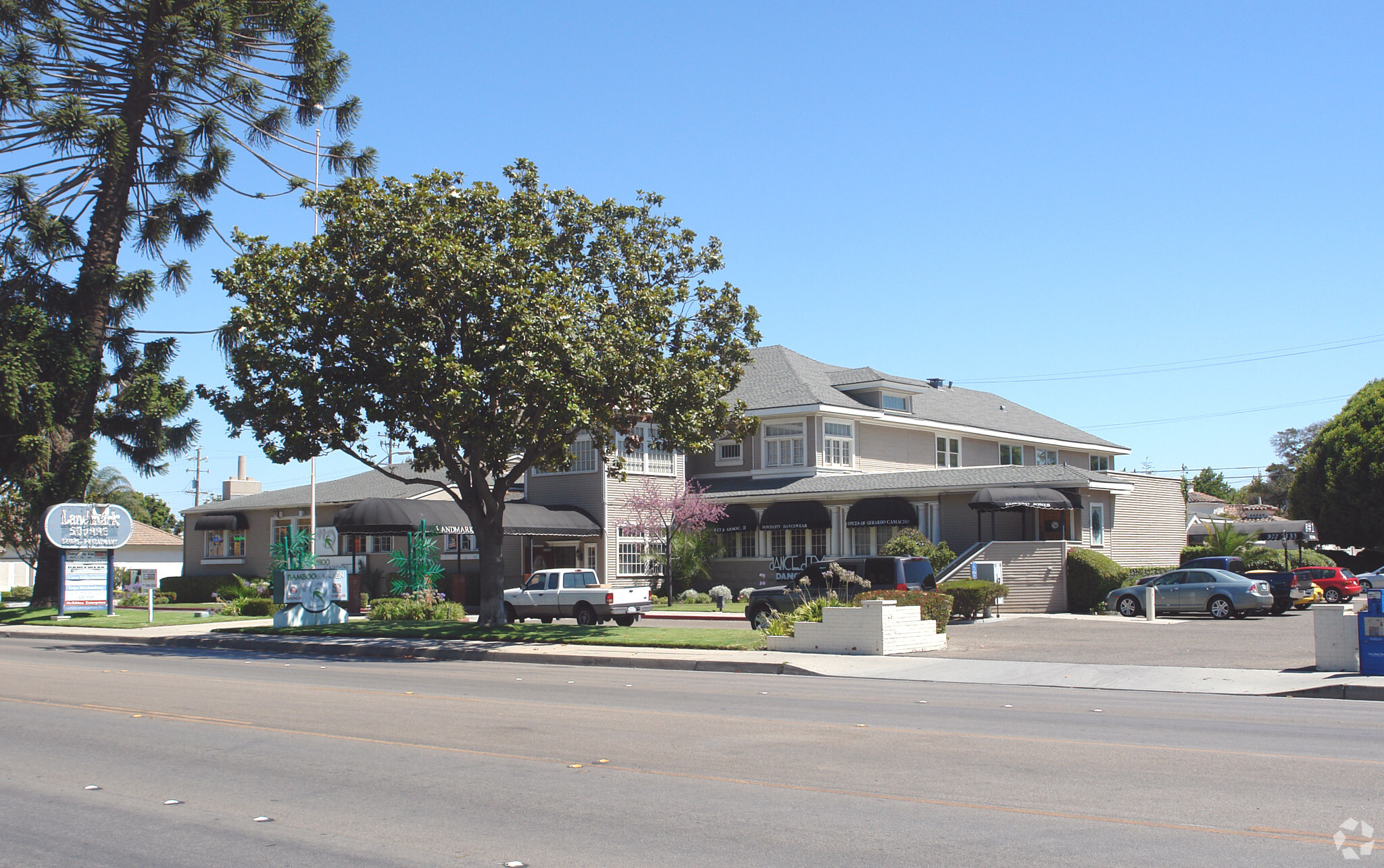 800 S Broadway, Santa Maria, CA à louer Photo principale– Image 1 sur 5