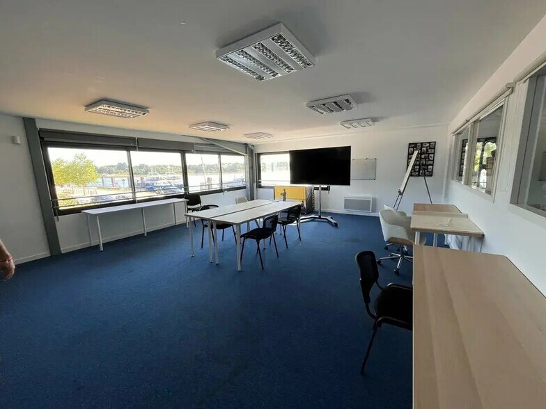 Bureau dans Vannes à louer - Photo de l’immeuble – Image 2 sur 2