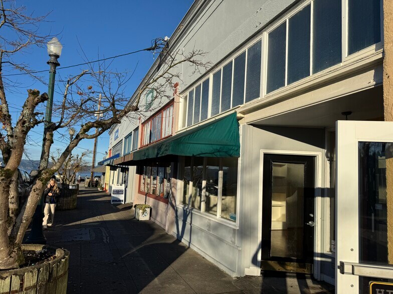 100-120 10th St, Astoria, OR à louer - Photo de l’immeuble – Image 3 sur 5