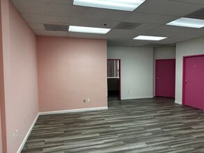 18300 Gridley Rd, Artesia, CA à louer Photo intérieure– Image 2 sur 8